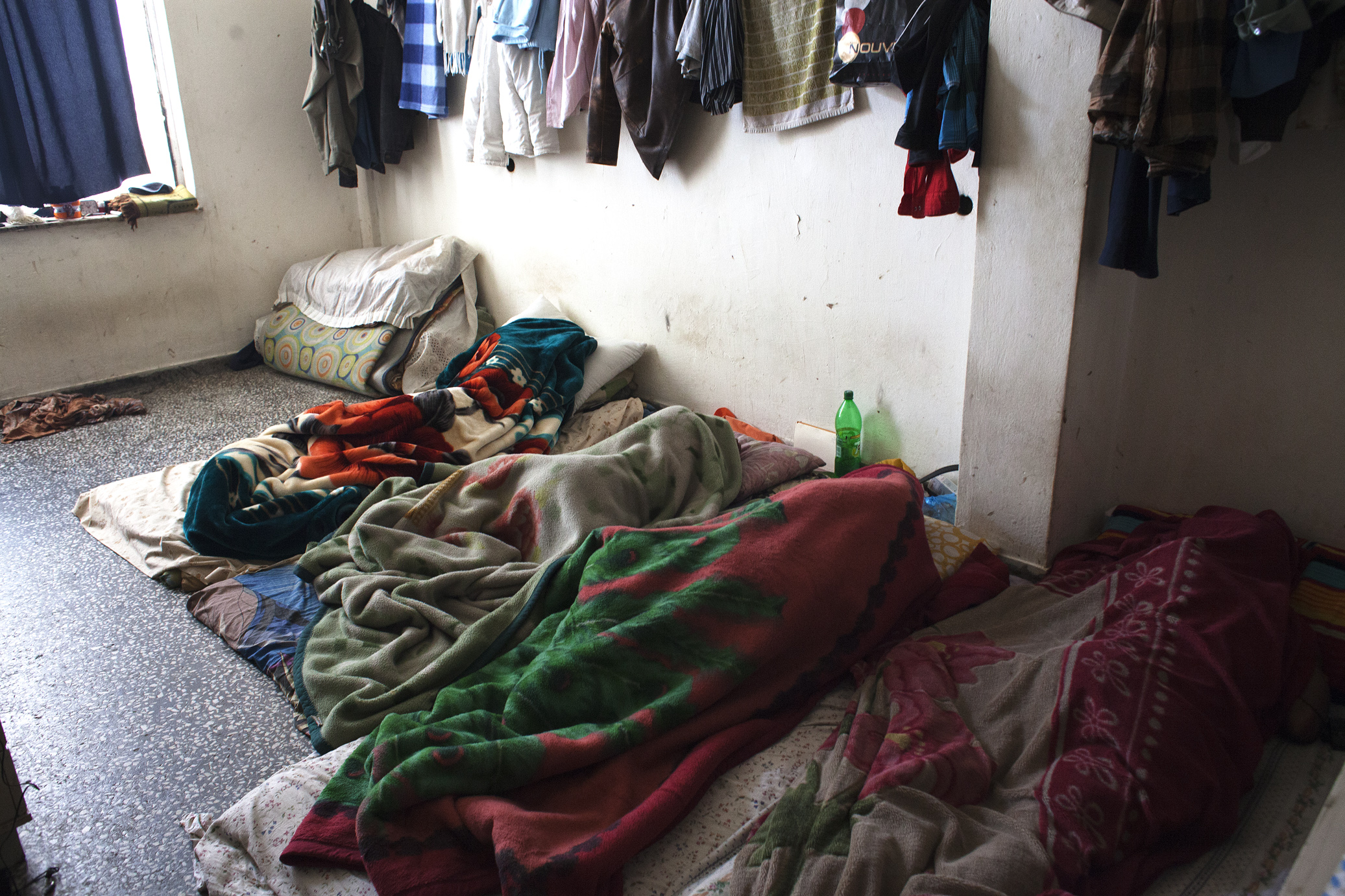 Έρευνες της αστυνομίας σε διαμερίσματα που στοιβάζονται παράνομοι μετανάστες